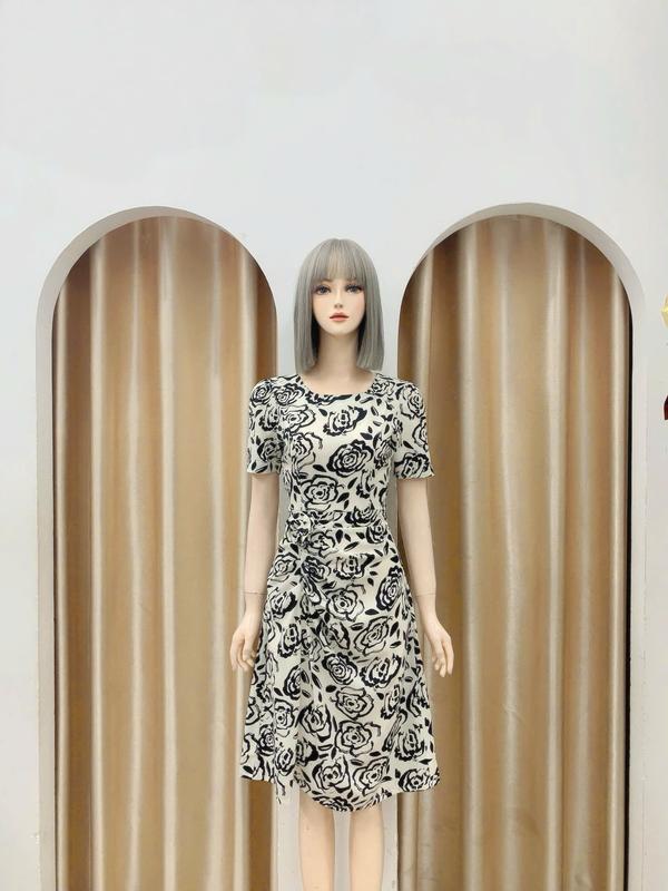 Đầm váy nữ thiết kế Nhật Vy cổ tròn tay ngắn dáng xoè bigsize lụa mango dự tiệc du lịch quà tặng vợ mẹ màu đen trắng - D3568 