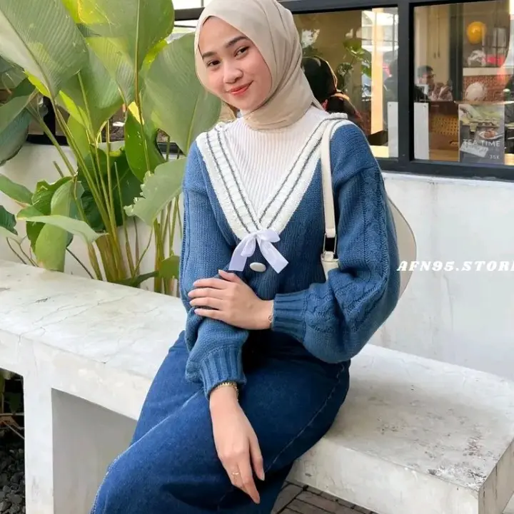Sweater Vintage Pita Kerah V Variasi Kancing Tebal 0