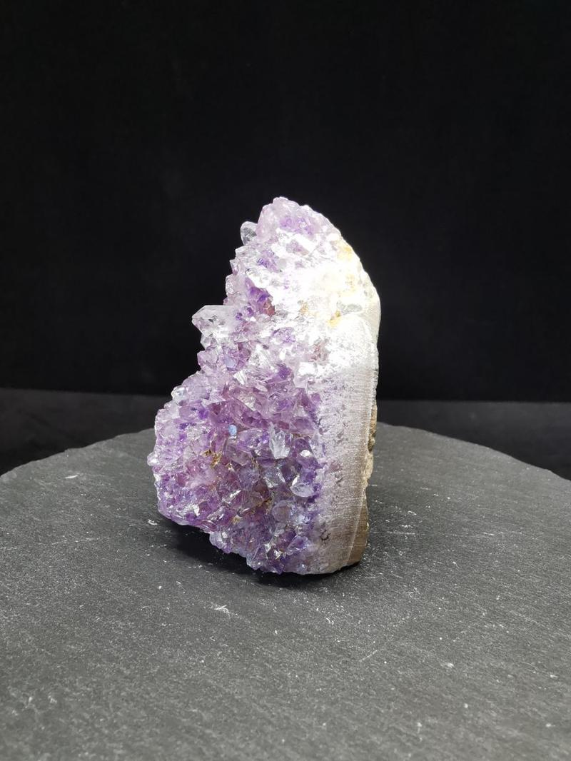 Product Introduction of Natural Amethyst Lavander Hue Geode 10