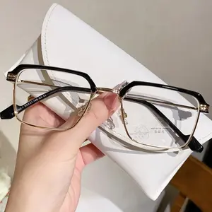 Kacamata Baca Modis Anti Cahaya Biru Canggih Kacamata Baca Pria dan Wanita Setengah Bingkai HD Antiradiasi dan Antikelelahan Lensa