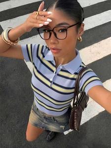 Camisa polo de punto a rayas estilo preppy para mujer, ajuste entallado, manga corta, cuello suave y ligero, rayas