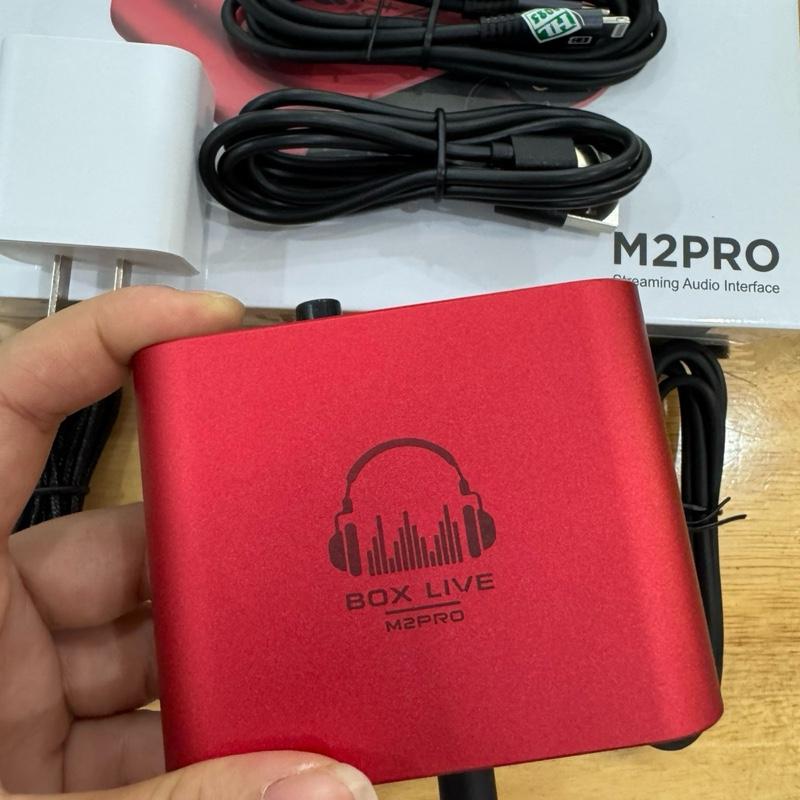 Mẫu mới nhất 2025 box live 24bit M2 PRO bản nâng cấp màu đỏ,đầy đủ dây ip và typec bảo hành 6 tháng