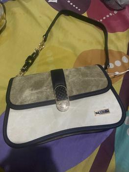 Product Review of En-ji Yuno Shoulderbag - Khaki from _**e 3