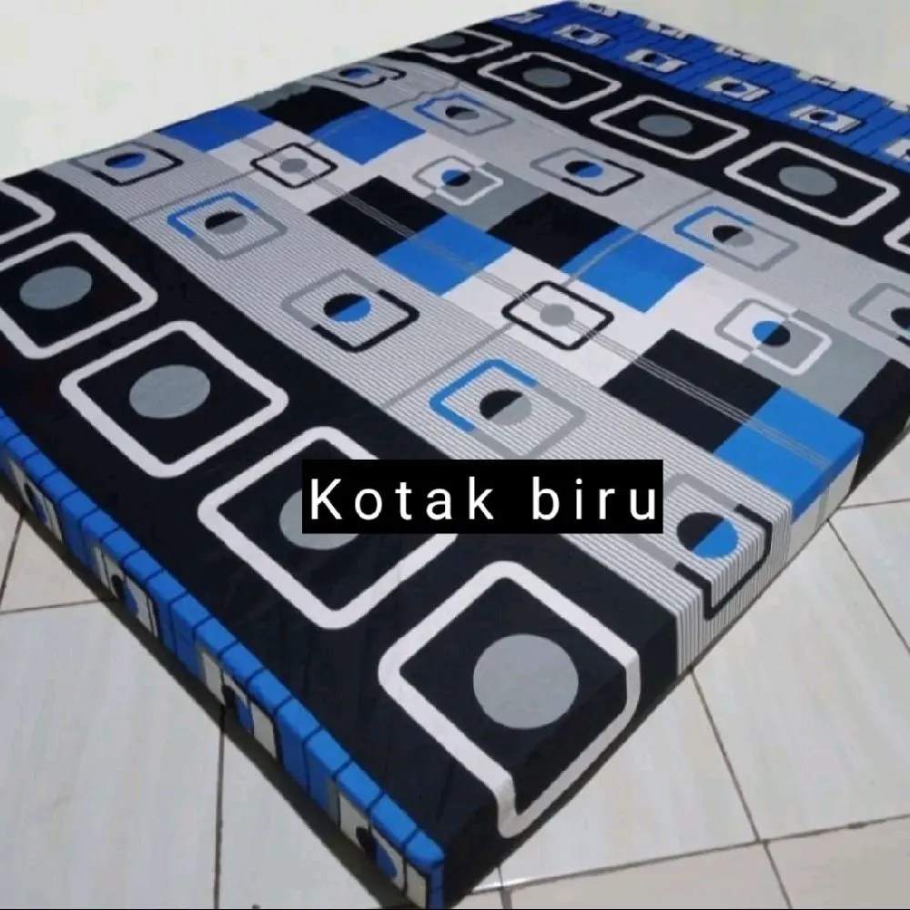 kotak biru