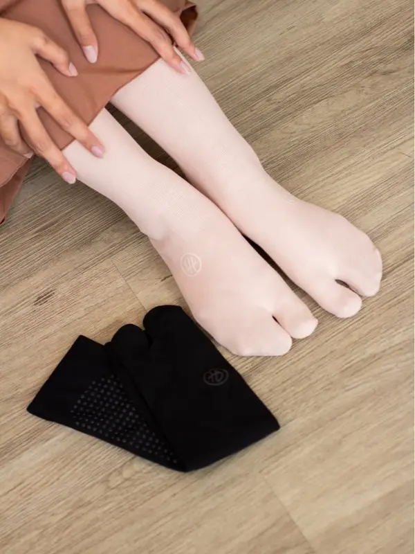 HJ - Sock Anti Slip Thumb | Kaus Kaki Wanita Anti Licin  bahan Nylon Microfiber Tebal Lembut 6