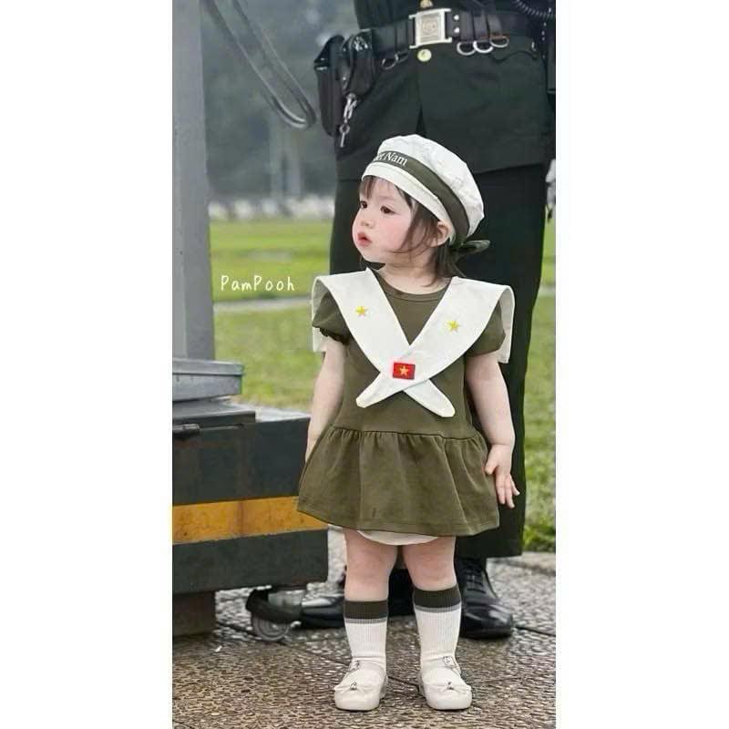 6-25kg A659 SÉT 2 9 váy 3 CHI TIẾT có kèm mũ và yếm cờ đỏ sao vàng xinh xắn cho bé gái