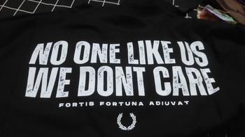 Product Review of T-Shirt Kaos "NO ONE LIKE US" Available Colour Black size S - XXL Unisex Casual Hitam Kerah Lembut Nyaman Oblong Pendek Pria from 𝕸**♛ 0