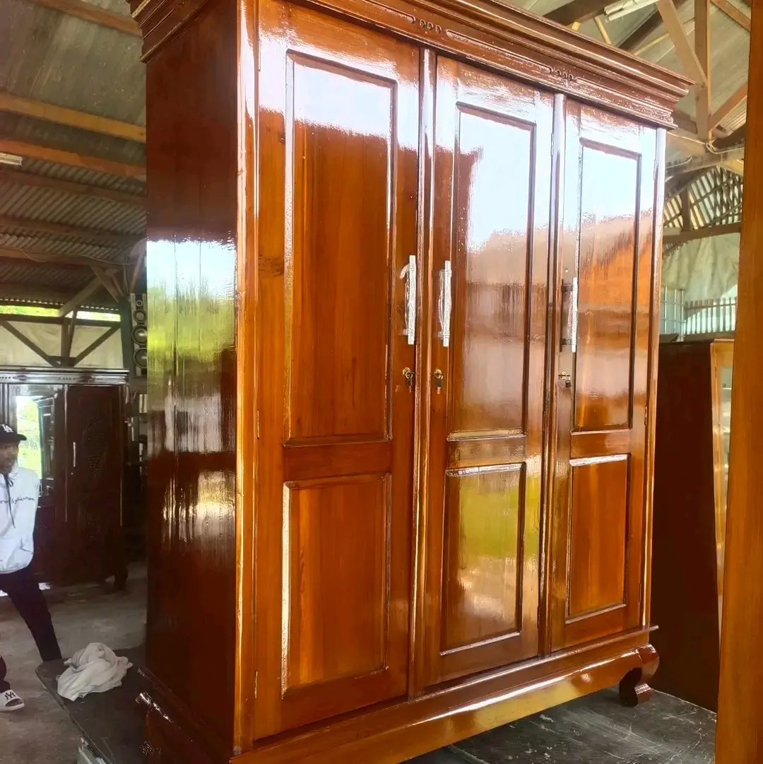 Lemari pakaian 3 pintu polos full kayu jati asli/cahayajatifurniture