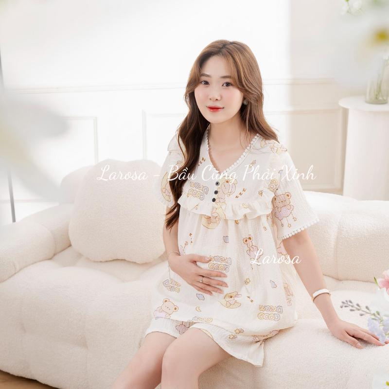 Đồ Bộ Bầu Và Sau Sinh Cổ Viền Mùa Hè 2025 Larosa Mặc Nhà Vải Đũi Xốp Cao Cấp Mềm Mát Không Bay Xù - LA020B Váy Bầu Đầm Bầu