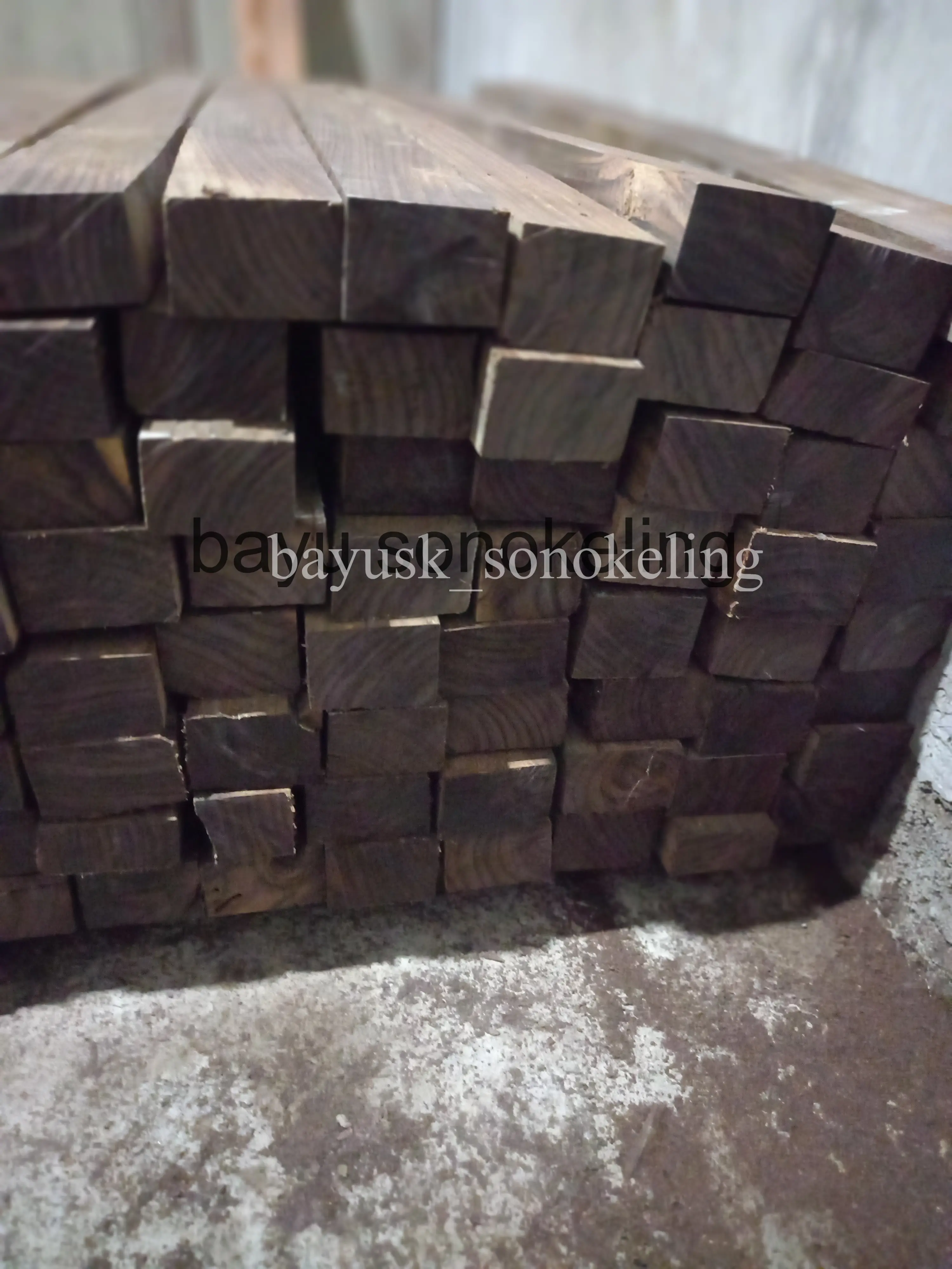 Balok kayu sonokeling ukuran 1 x 7 x 70 cm dan 5cm x 5cm x 20cm