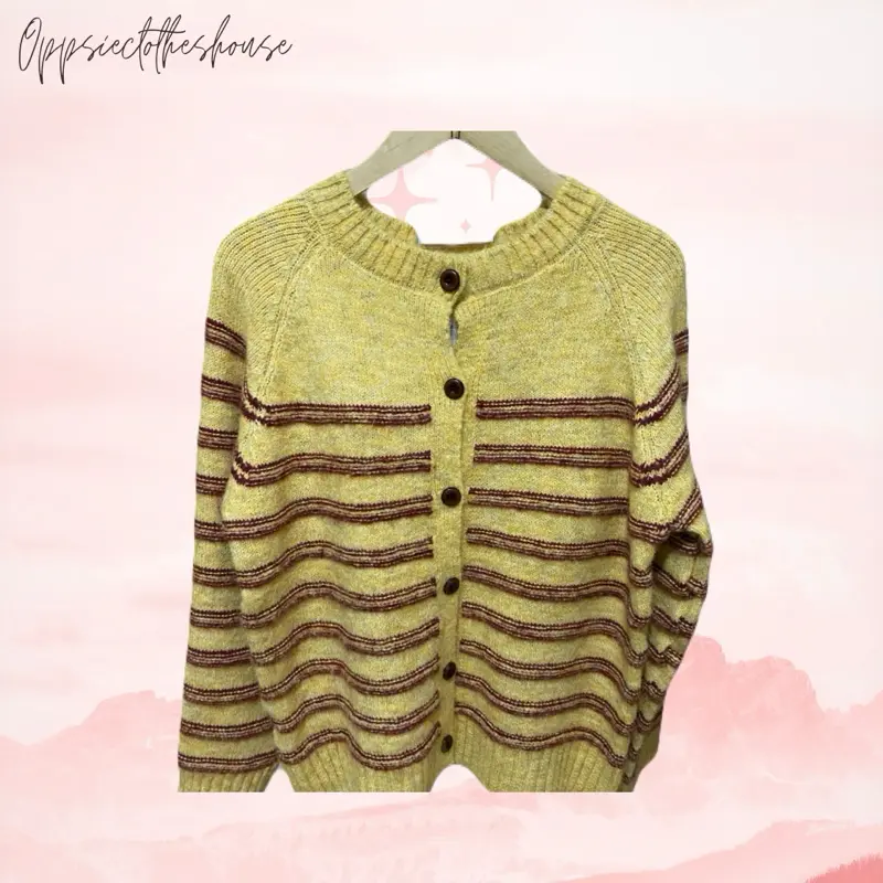 cardigan rajut wanita bergaya kasual/vintage dengan motif garis-garis (stripe)