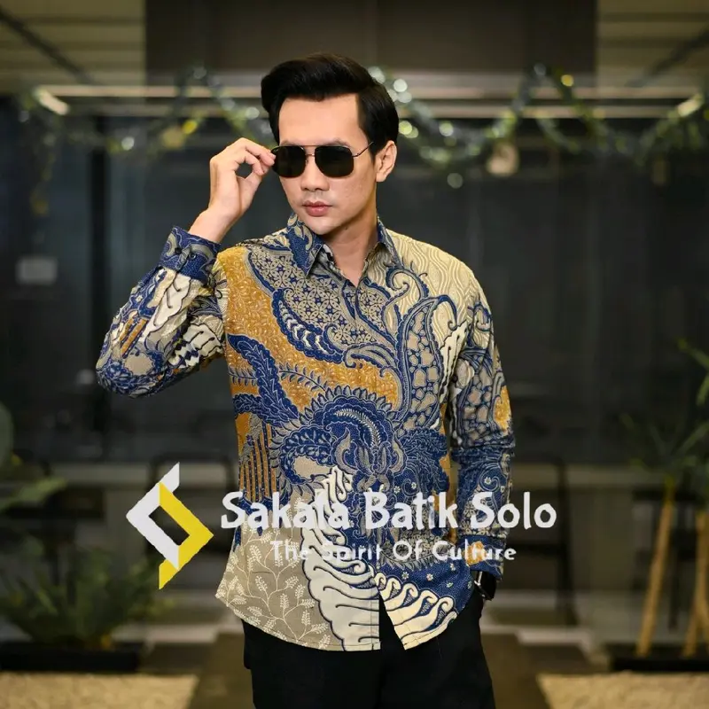 SAKATA BATIK SOLO Slimfit Motif Bramantya Kemeja Baju Hem Pakain Batik Atasan Forma Casual Kantor Kerja Kantor Kain Katun Panjang Keren 4