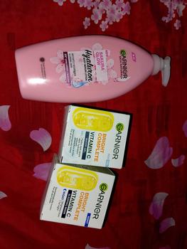Product Review of [FREE 6X SERUM] Paket Hemat Brightening - Glowing ISI 2 ISI 3 - Brightening - Krim Pagi Malam – Bundle – Serum Vitamin C - Moisturizer from F**a E**a 2