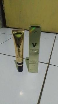 Product Review of YZS Ligh Concealer Liquid Foundation/Kontrol Minyak Tahan Lama dan Waterproof Sepanjang Hari from m** z**a 0