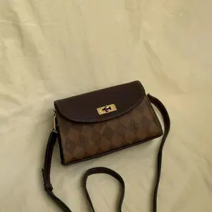 Syila Bag, Shafeeya Wanita Cewek Elegan dan Modis Tas Sehari-hari untuk Pecinta Fashion dengan Desain Menawan dan Kenyamanan Selempang