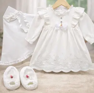 Set Hijab BW Kids Dress Putih dengan Ruffle dan Hiasan Bunga untuk Anak Perempuan