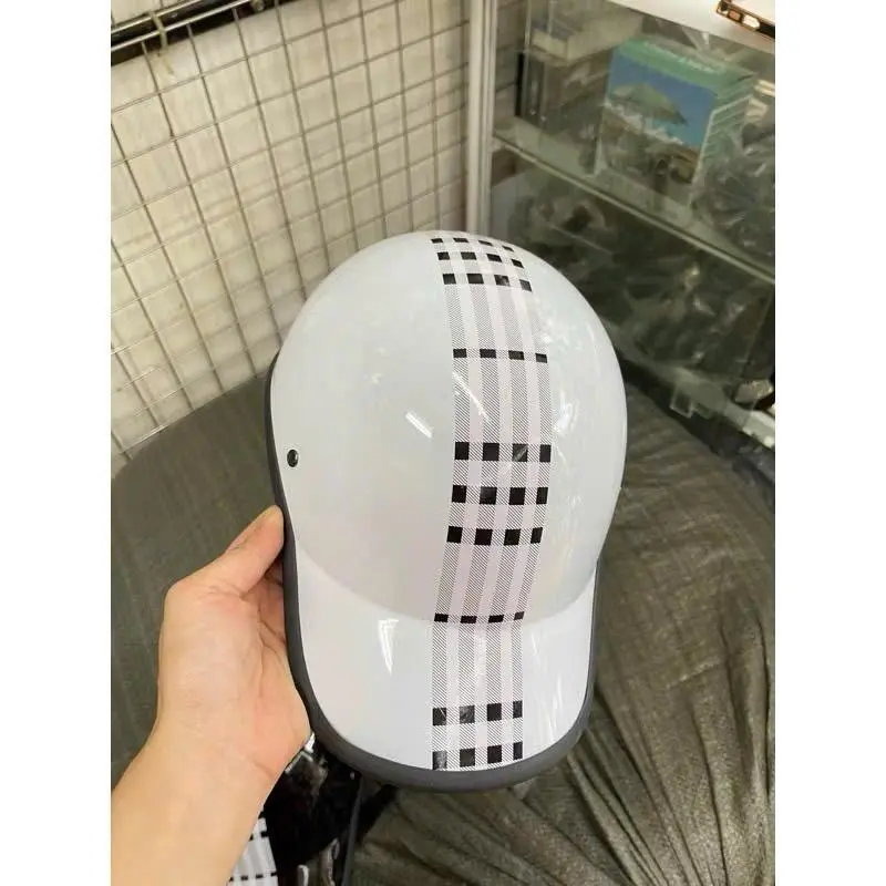 Mũ nón bảo hiểm lưỡi trai kẻ sọc đen trắng nam nữ đội nhẹ không đau đầu