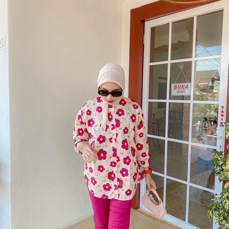 Zanica blouse pink  big flower 1