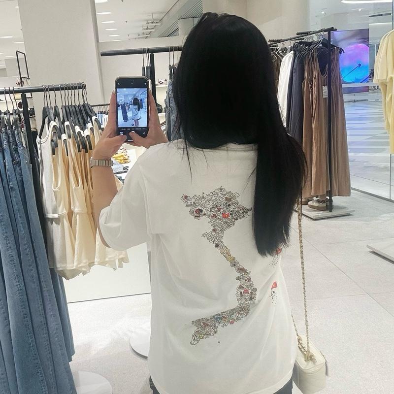 Áo thun thêu cờ Việt Nam, áo thun chất cotton from rộng, nam nữ mặc đều được. 2