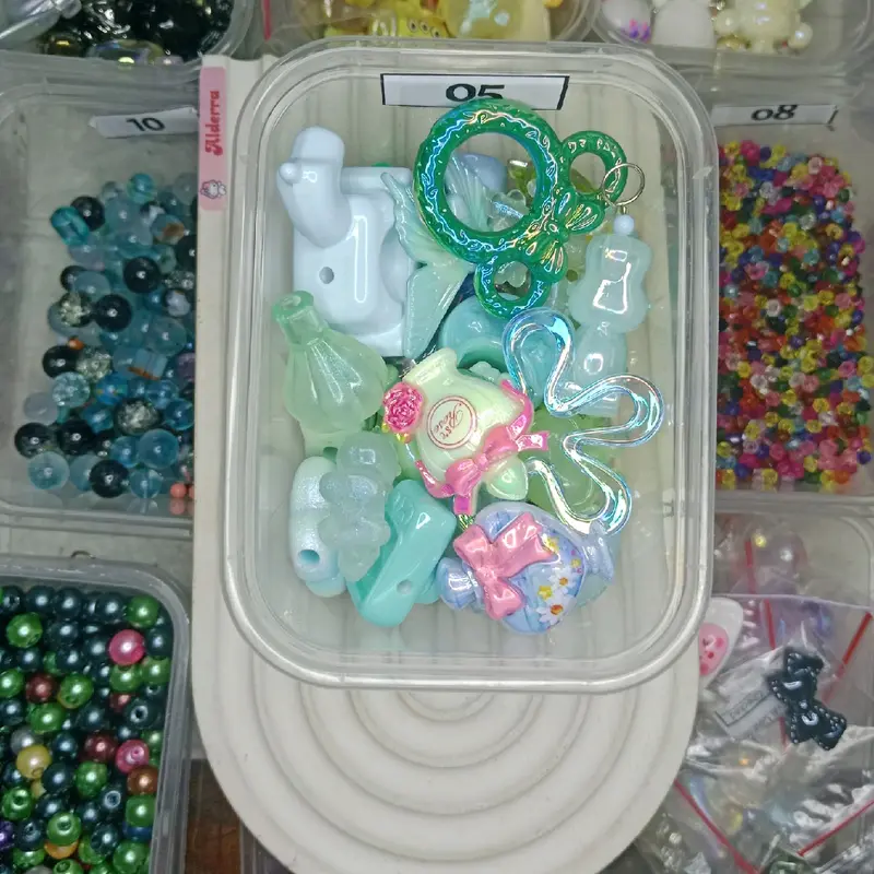 (BACA DESKRIPSI) 1pouch LUXURY KARAKTER MANIK KIRIM RANDOM GROSIR / ECER Aksesoris Beads Clips 4