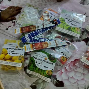 Product Review of VIRAL AGARBATHIS PLATINUM ONLY 120 STICK OTHERWISE ALL FRAGRANCE 150 STICKS VIRAL SAMBRANI 3 PCKT 45PC from R**a A**y 3