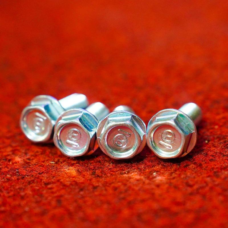 Bộ 4 ốc bắt gác chân trước cho Dream Wave đầu IO