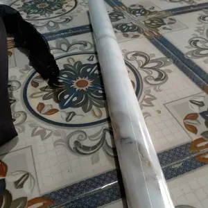 Wallpaper dapur tahan minyak dan panas dengan efek marmer. Stiker efek marmer mengilap setebal 0,3 mm, cocok untuk lemari, meja, kaca, kulkas, dan pintu kamar mandi. Stiker dinding dapur tahan air. Tahan minyak dan panas. Terbuat dari PVC tahan air.