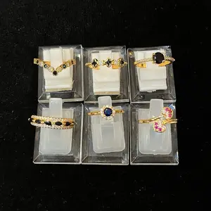 Cincin dengan Permata Berwarna - Mewah & Elegan