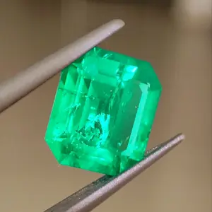 Vivid Green Emerald Beryl 2.25 Carat Genuine Hydrothermal Emerald No Oil No Treatment Loose Stone Zamrud Original 100% Muzo Vivid Green Color Top Quality Non Certified Medium Size