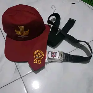kasbon id paket topi sd dasi dan sabuk ccok untuk cewel and cowok logo bordir tutwuri handayani Anak Cewek Seragam Syal Tali