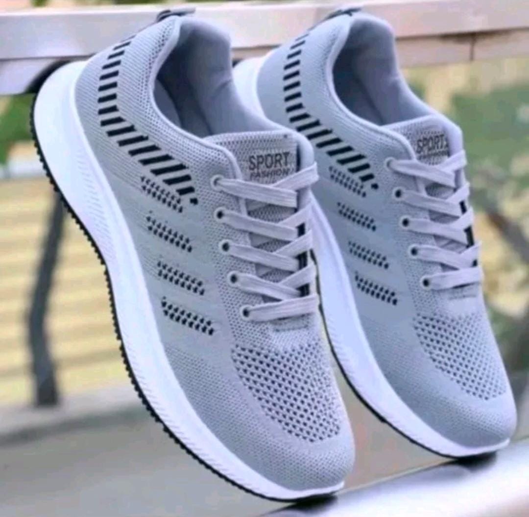 sepatu yang lagi tren 2026 Sepatu Casual Shoes Sneakers Pria Snekers Running sepatu yang lagi tren 2026 Sepatu Casual Shoes Sneakers Pria Snekers Running