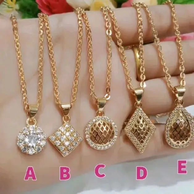 PERHIASAN FASHION WANITA KALUNG DENGAN 5 PILIHAN MOTIH MEWAH DAN ELEGAN TERBARU 2025 Titanium