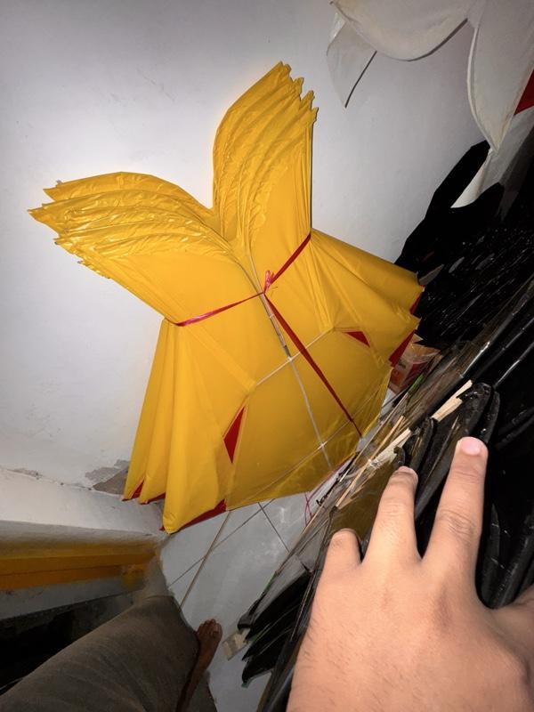 Layangan Cotek Blolong 1 Meter Warna Random Bagus Seperti Dalam Gambar Paling Diminati Anak-anak Kualitas Terbaik sudah (kenocdown) Layangan Cotek Blolong 1 Meter Warna Random Bagus Seperti Dalam Gambar Paling Diminati Anak-anak Kualitas Terbaik sudah (kenocdown)