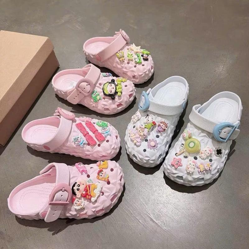 ( Charm Ngẫu Nhiên ) Dép Sandals Quai Hậu Nữ Có Khuy Cài Chất Liệu Eva Đúc Nguyên Khối Mềm Nhẹ Êm Chân Dễ Đi Dễ Phối Đồ Đi Học Đi Làm