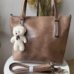 Fiska totebag, shafeeyabags, tas selempang, tas wanita totebag, slingbag, shoulderbag wanita.