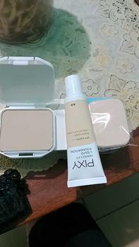 Product Review of Pixy Perfect Fit Liquid Foundation SPF35 PA++ Gratis Pixy UV Whitening Two Way Cake Refill Wajah from y**i 1