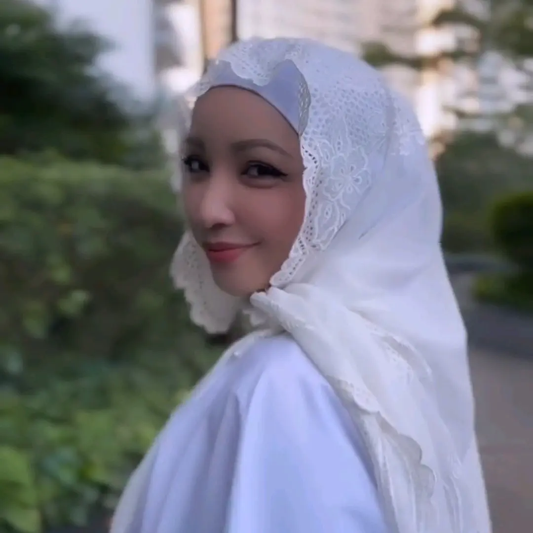 EXCLUSIVE SULAM TRISCARF