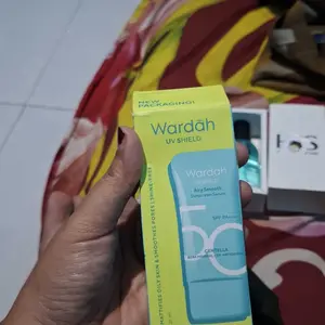 Wardah UV Shield Airy Smooth Sunscreen Serum SPF50 PA++++