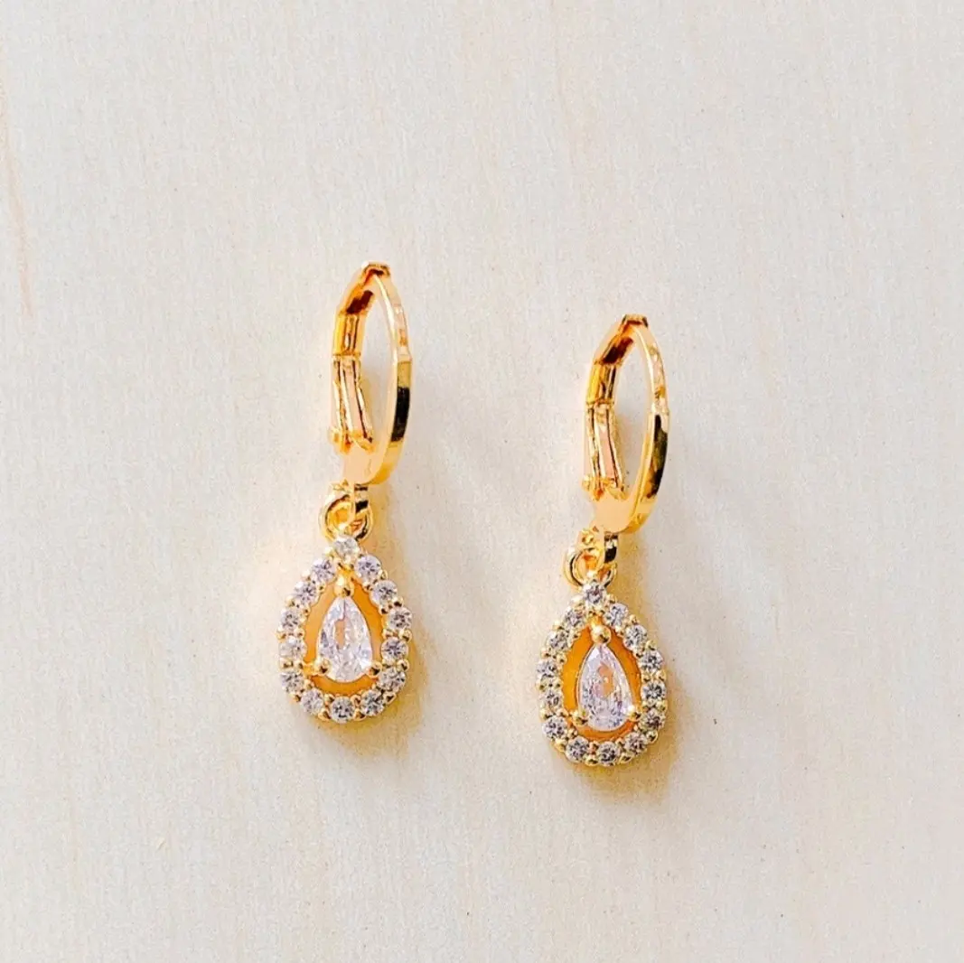Anting Wanita terbaru Elegan Tahan Karat