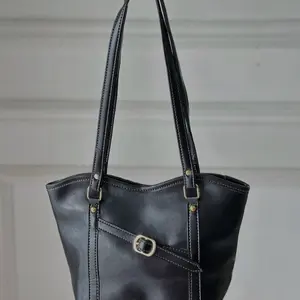 La Diané - Nadine Bag Tas Wanita Hitam dengan Desain Elegan dan Tali Panjang untuk Gaya Sehari-hari