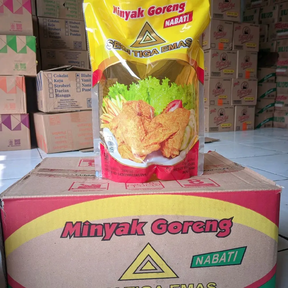 Minyak Goreng Segitiga Emas 2liter isi 6 pcs Oil