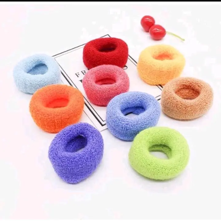 Ikat Rambut Donat Lucu Random dengan Scrunchies 1