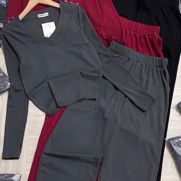  Q18 Set  quần ống xuông + áo tay dài cổ V 3 màu  form 40-58kg mang di chơi  cà phê thoải mái 