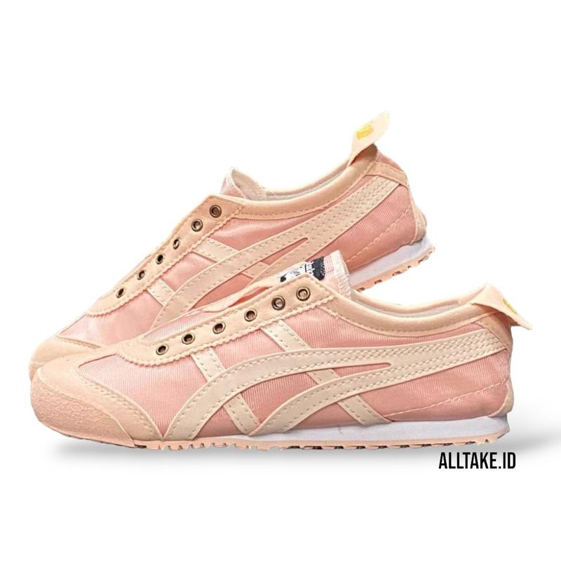 Sepatu Slip On Wanita Peach White Bisa COD - Terlaris Nyaman Dipakai Simple Shoes Casual 1
