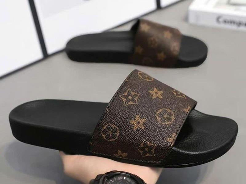 Dép LV quai da dán ngang chắc chắn đế đúc nguyên khối bền đẹp bản tiêu chuẩn 1;1 phong cách sang trọng phù hợp cho nam