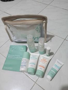 Product Review of Wardah Umrah & Hajj Package - Paket Haji dan Umroh - Hair and Body Wash, Face Cleanser, Sunscreen SPF 50 PA+++ , Anti Perspirant Deodorant, Moisturizer, Lip Treatment Balm, ZamZam Water Spray from u**9 3