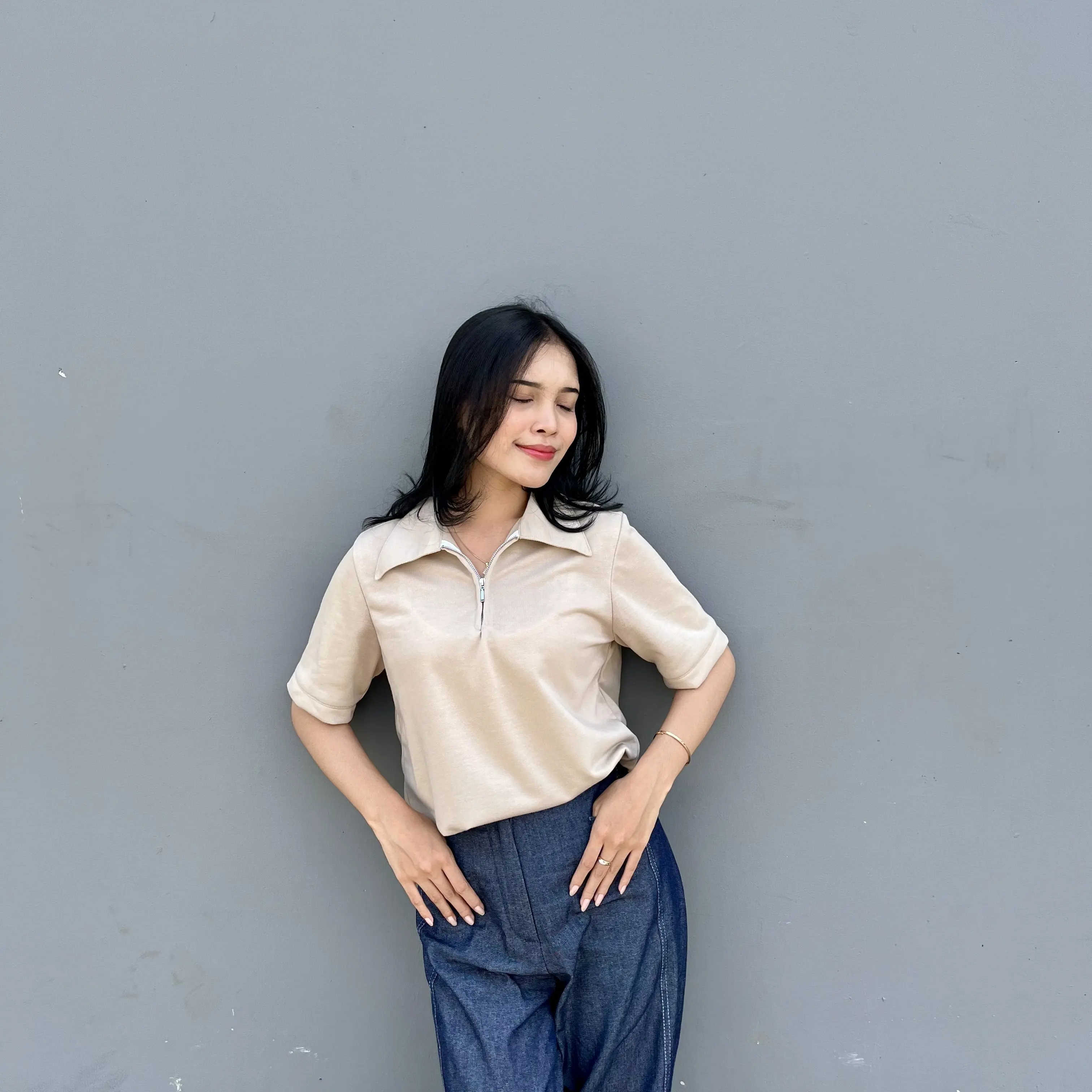 WEARPULCHRA | Zip Top (T-Shirt) - One Color (Cream) - One Size - Casual Simple Kaos Soft