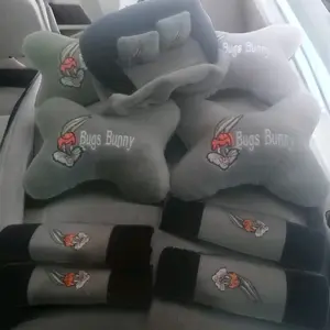 Set Paket Bantal Mobil BUGS BUNY 9IN1 Motif Kartun, Bahan Velboa/Beludru dan Dacron, Paket 4 Sandaran Kepala dan 4 Cover Sabuk Pengaman, 1 Tempat Tisu Car garansi produsen 【hot】gray-set lengkap
