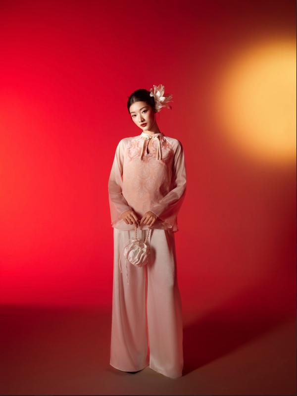  ENKA Bộ Yếm Tơ Nhiên Áo Lụa Gấm Thọ Dơi Phối Tơ & Quần Lụa Nhung Gãy 