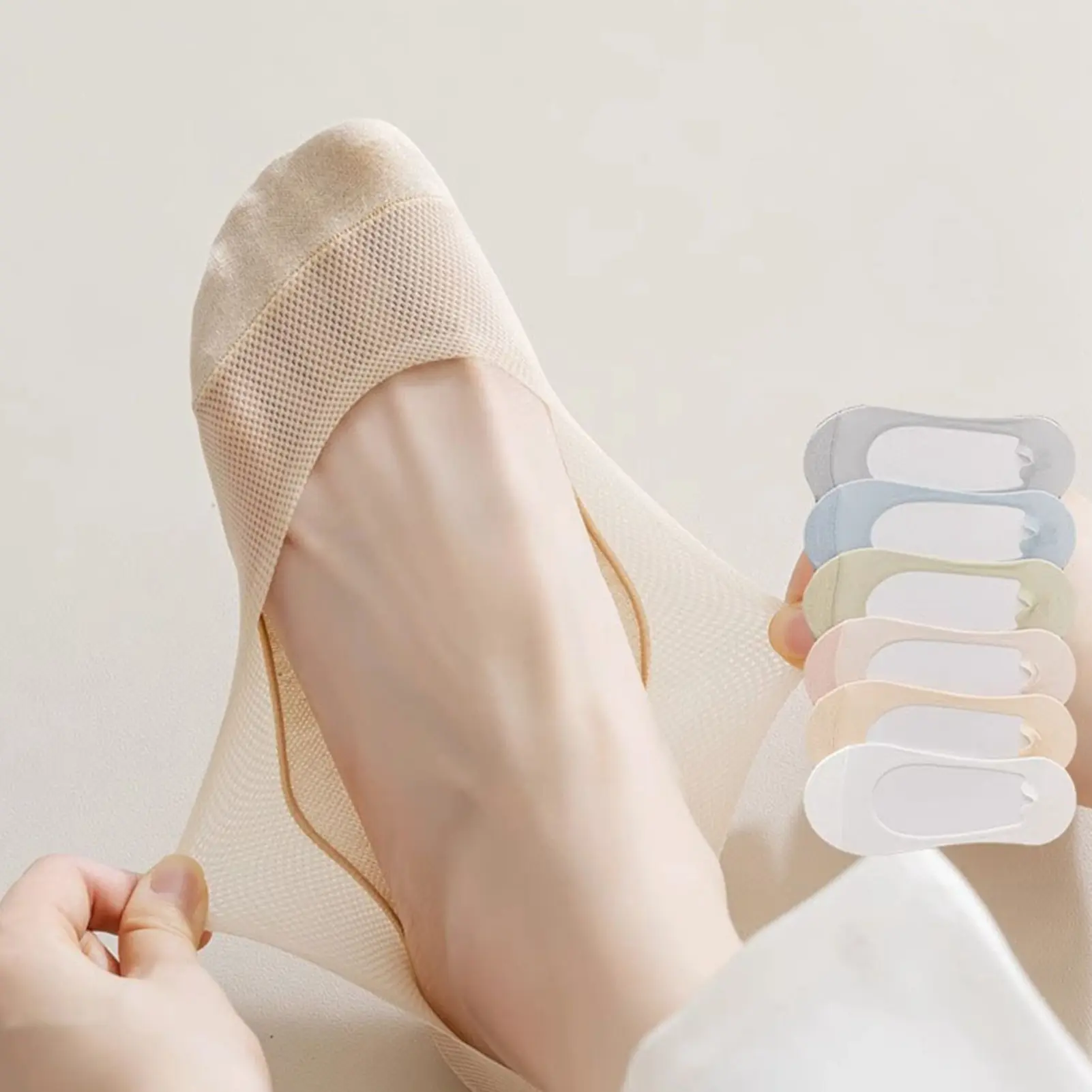 1 Pairs Women Anti-Slip Invisible Socks Ice Silk Ankle Summer Ultra-Thin Breathable Low Boat Sock Minimalist Comfort Basic